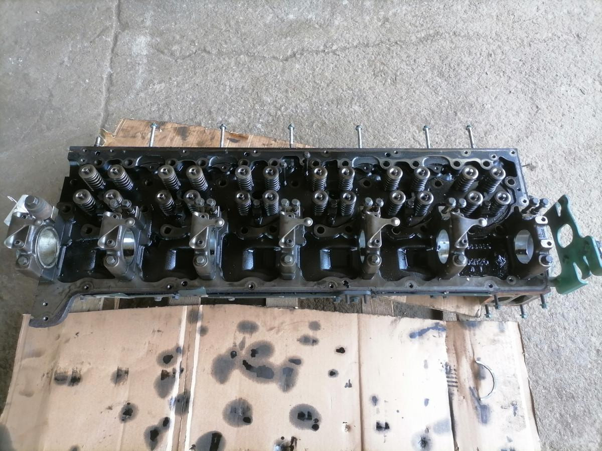 Volvo Cylinder head 21754367 - Motor fej - Teherautó: 2 kép. Volvo Cylinder head 21754367 - Motor fej - Teherautó: 2 kép.