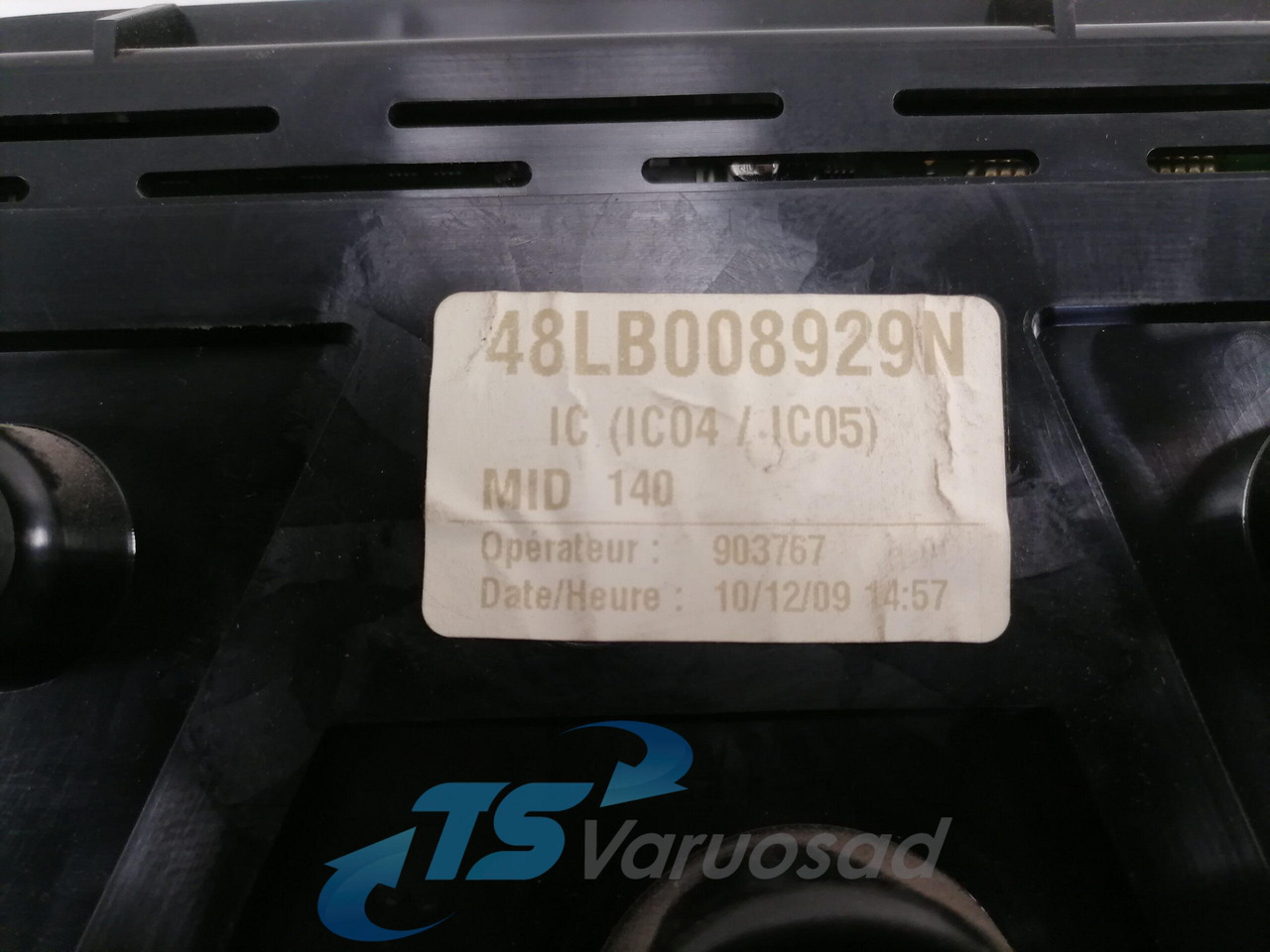 Volvo Dashboard 21375853 - Műszerfal - Teherautó: 3 kép. Volvo Dashboard 21375853 - Műszerfal - Teherautó: 3 kép.