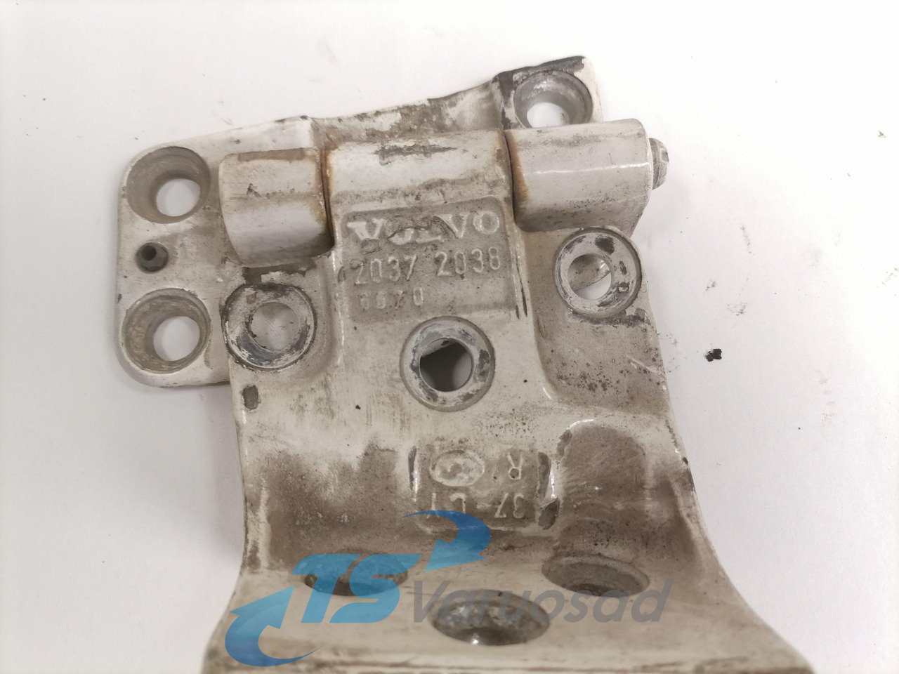 Volvo Door hinge 20372038 - Ajtó és alkatrészek - Teherautó: 2 kép. Volvo Door hinge 20372038 - Ajtó és alkatrészek - Teherautó: 2 kép.