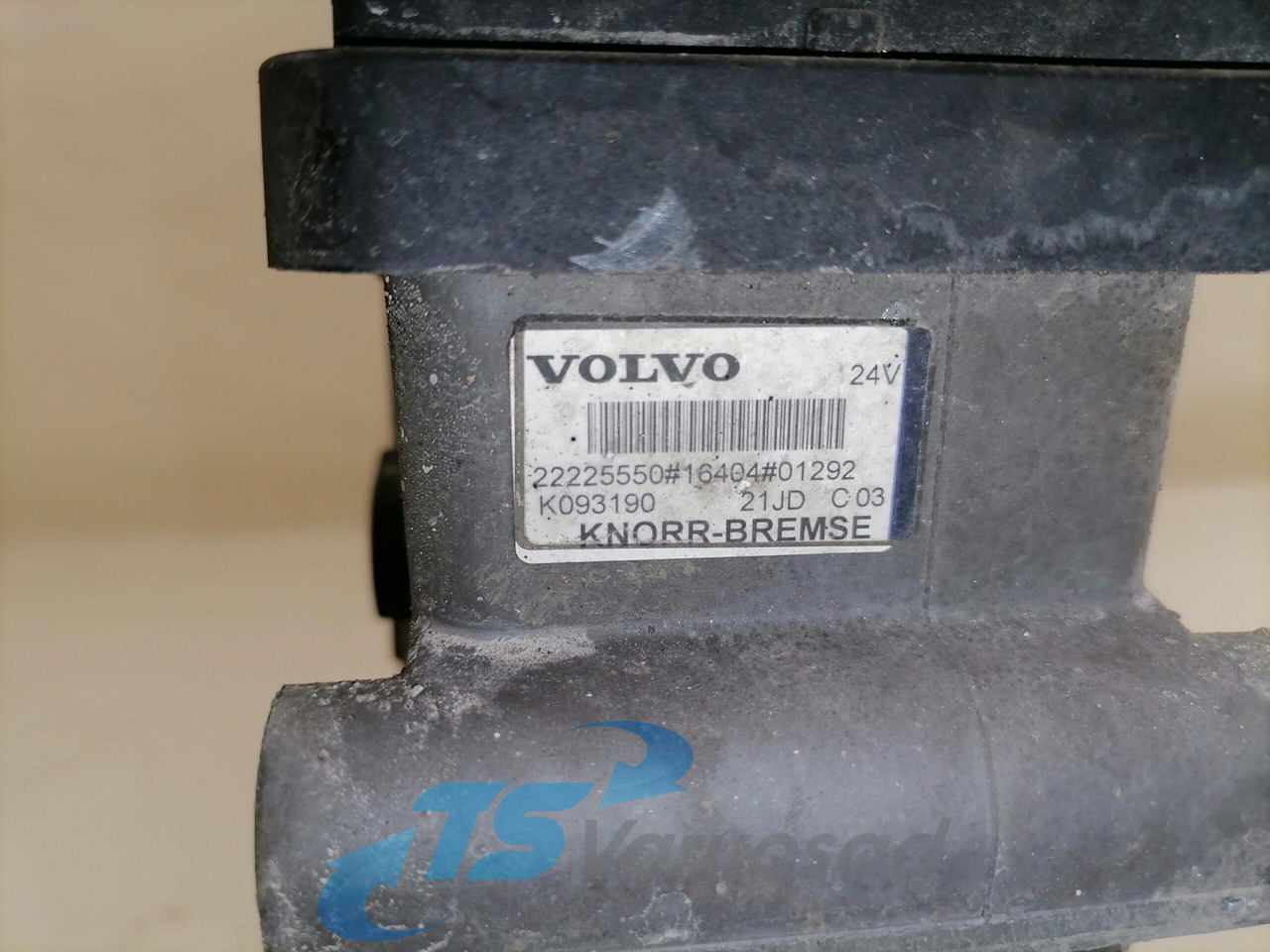Volvo EBS brake valve 22225550 - Fékszelep - Teherautó: 2 kép. Volvo EBS brake valve 22225550 - Fékszelep - Teherautó: 2 kép.