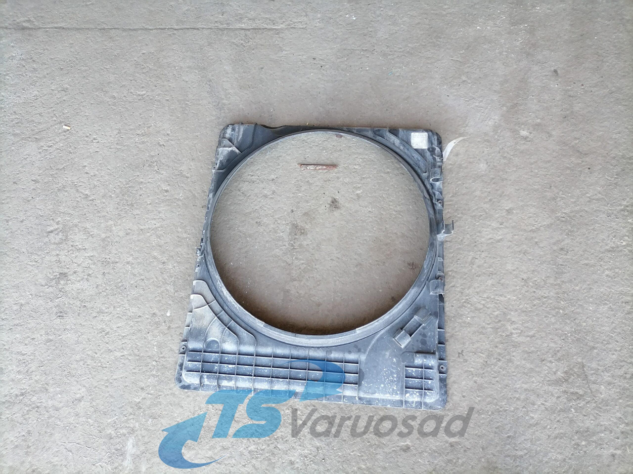 Volvo Fan shroud 22060183 - Radiátor - Teherautó: 1 kép. Volvo Fan shroud 22060183 - Radiátor - Teherautó: 1 kép.