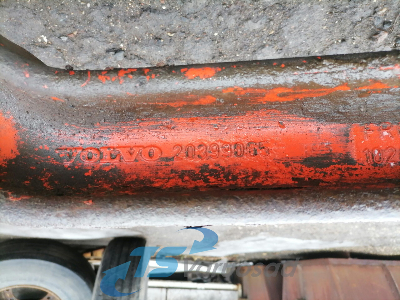 Volvo First axel housing 20399065 - Első tengely - Teherautó: 2 kép. Volvo First axel housing 20399065 - Első tengely - Teherautó: 2 kép.