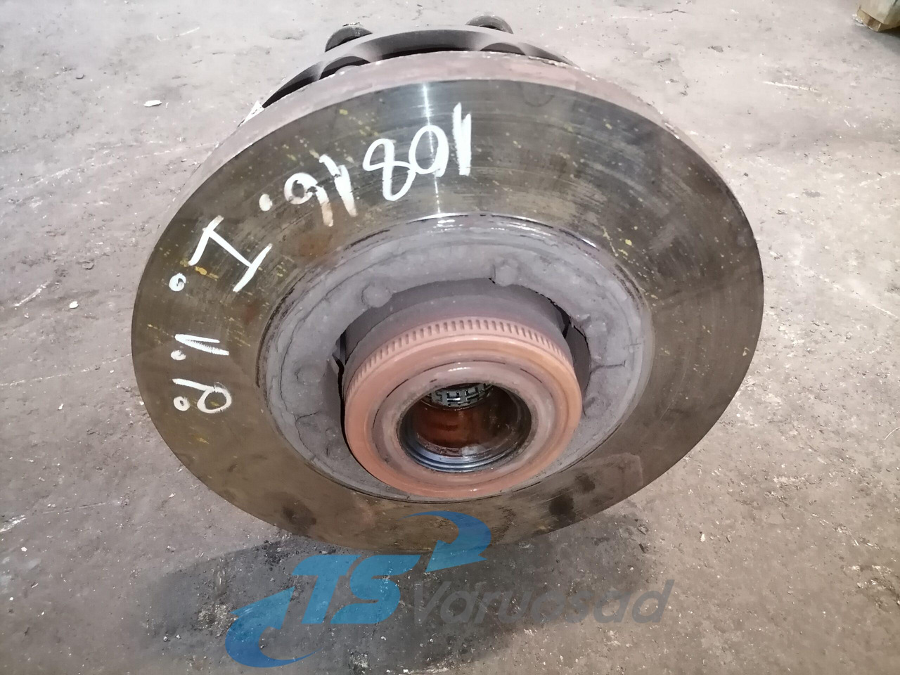 Volvo First wheel hub 1026798 - Szabadonfutó agy - Teherautó: 4 kép. Volvo First wheel hub 1026798 - Szabadonfutó agy - Teherautó: 4 kép.
