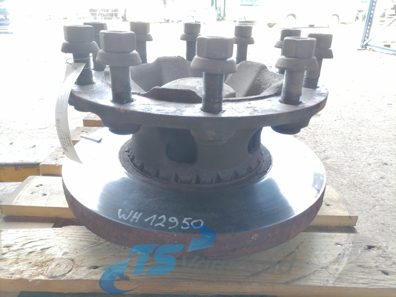 Volvo First wheel hub 21116583 - Szabadonfutó agy - Teherautó: 2 kép. Volvo First wheel hub 21116583 - Szabadonfutó agy - Teherautó: 2 kép.