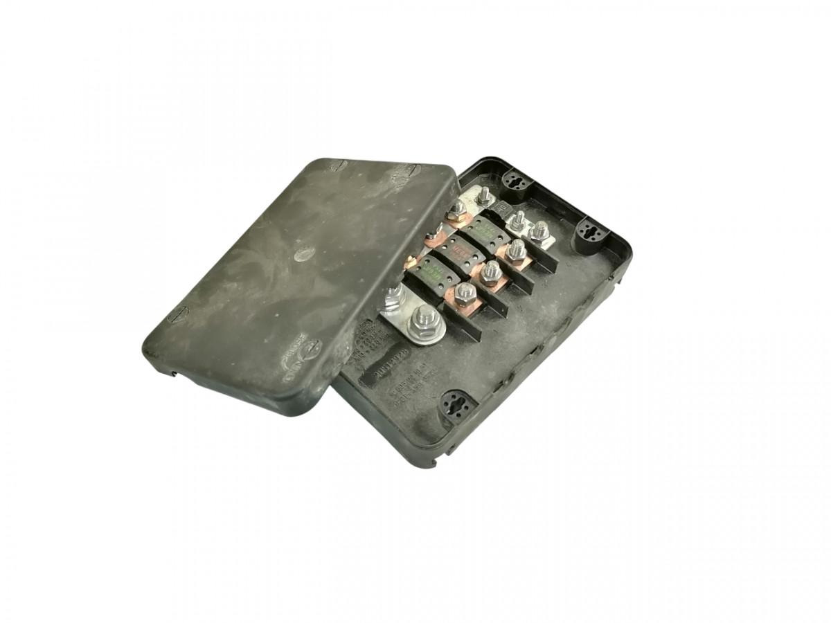 Volvo Fuse box 20512928 - Biztosíték - Teherautó: 1 kép. Volvo Fuse box 20512928 - Biztosíték - Teherautó: 1 kép.