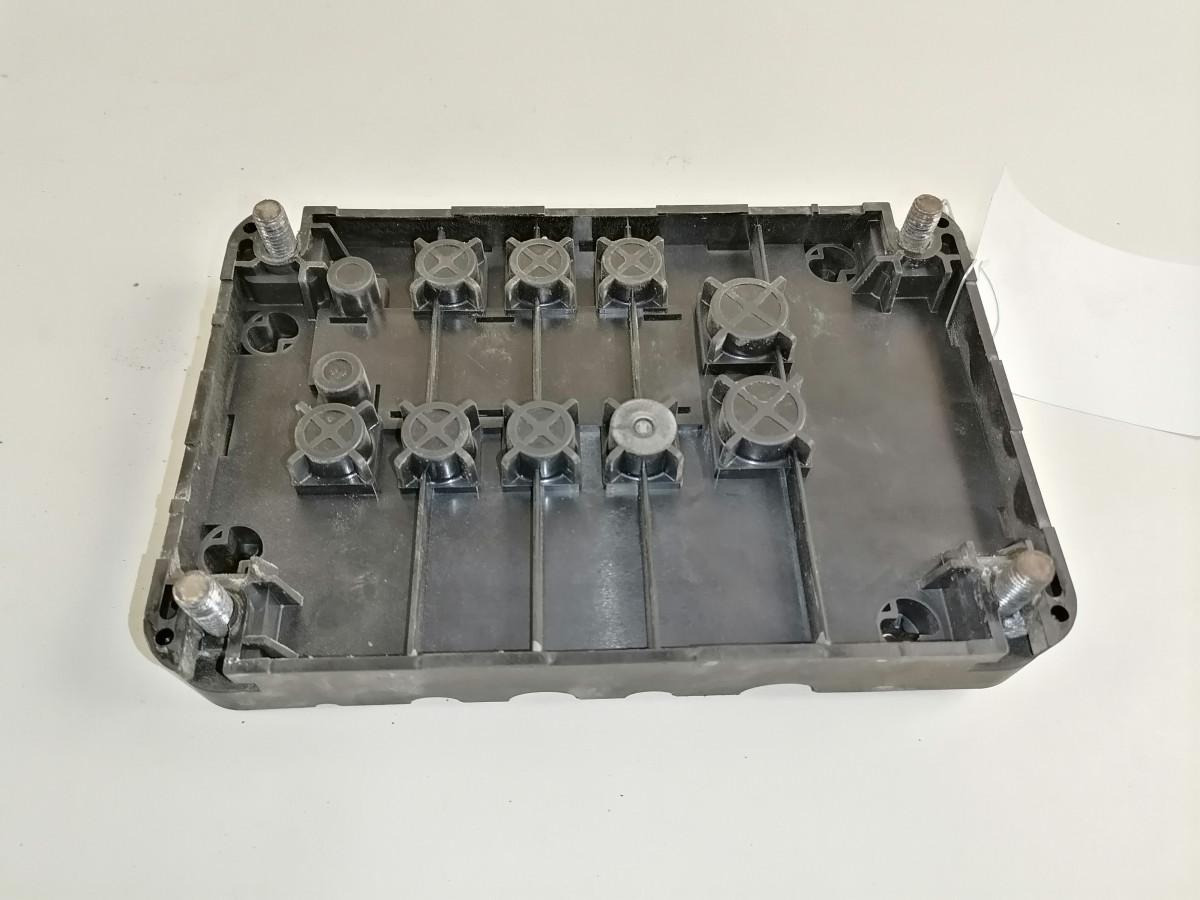 Volvo Fuse box 20512928 - Biztosíték - Teherautó: 4 kép. Volvo Fuse box 20512928 - Biztosíték - Teherautó: 4 kép.