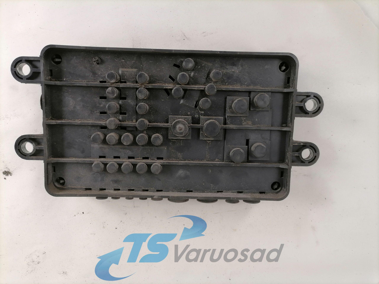 Volvo Fuse box 21717590 - Biztosíték - Teherautó: 3 kép. Volvo Fuse box 21717590 - Biztosíték - Teherautó: 3 kép.