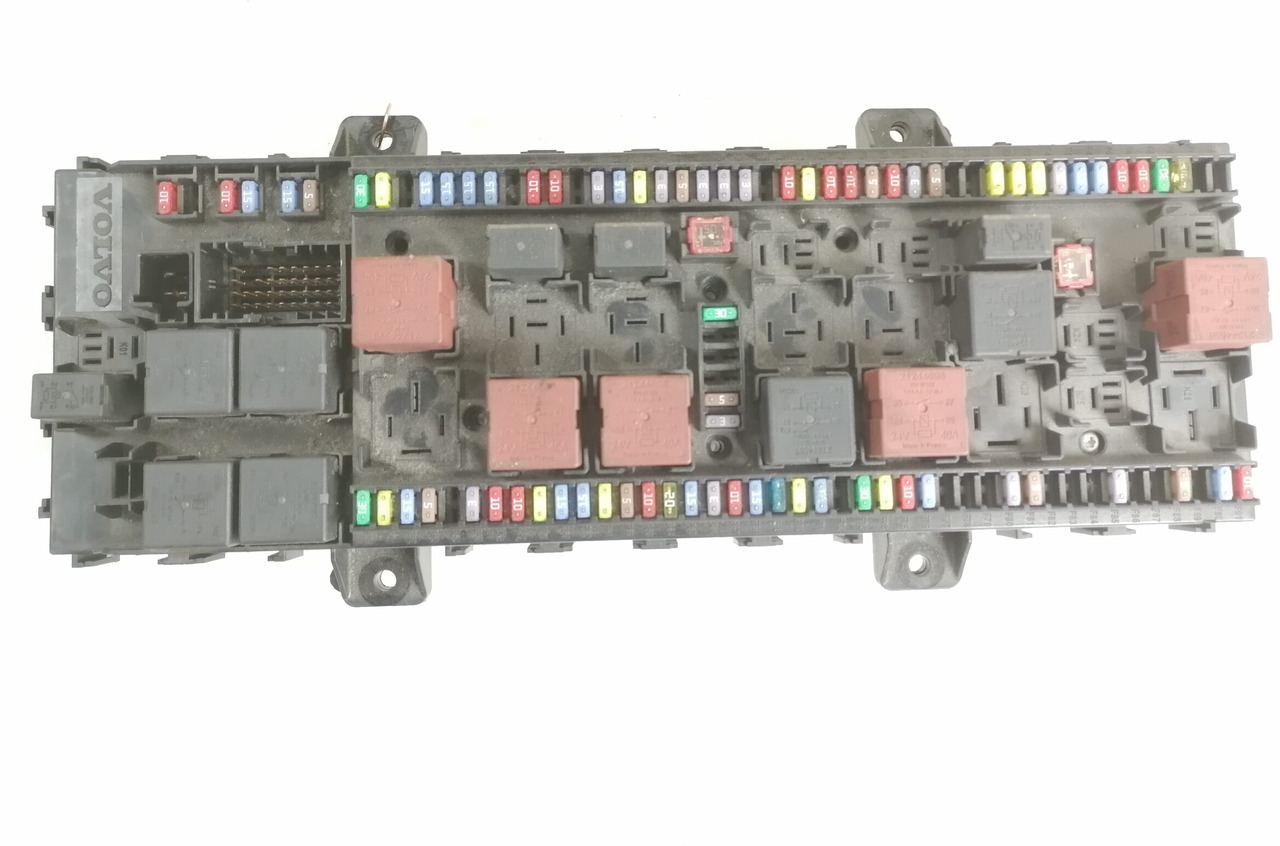 Volvo Fuse box 21939408 - Biztosíték - Teherautó: 2 kép. Volvo Fuse box 21939408 - Biztosíték - Teherautó: 2 kép.