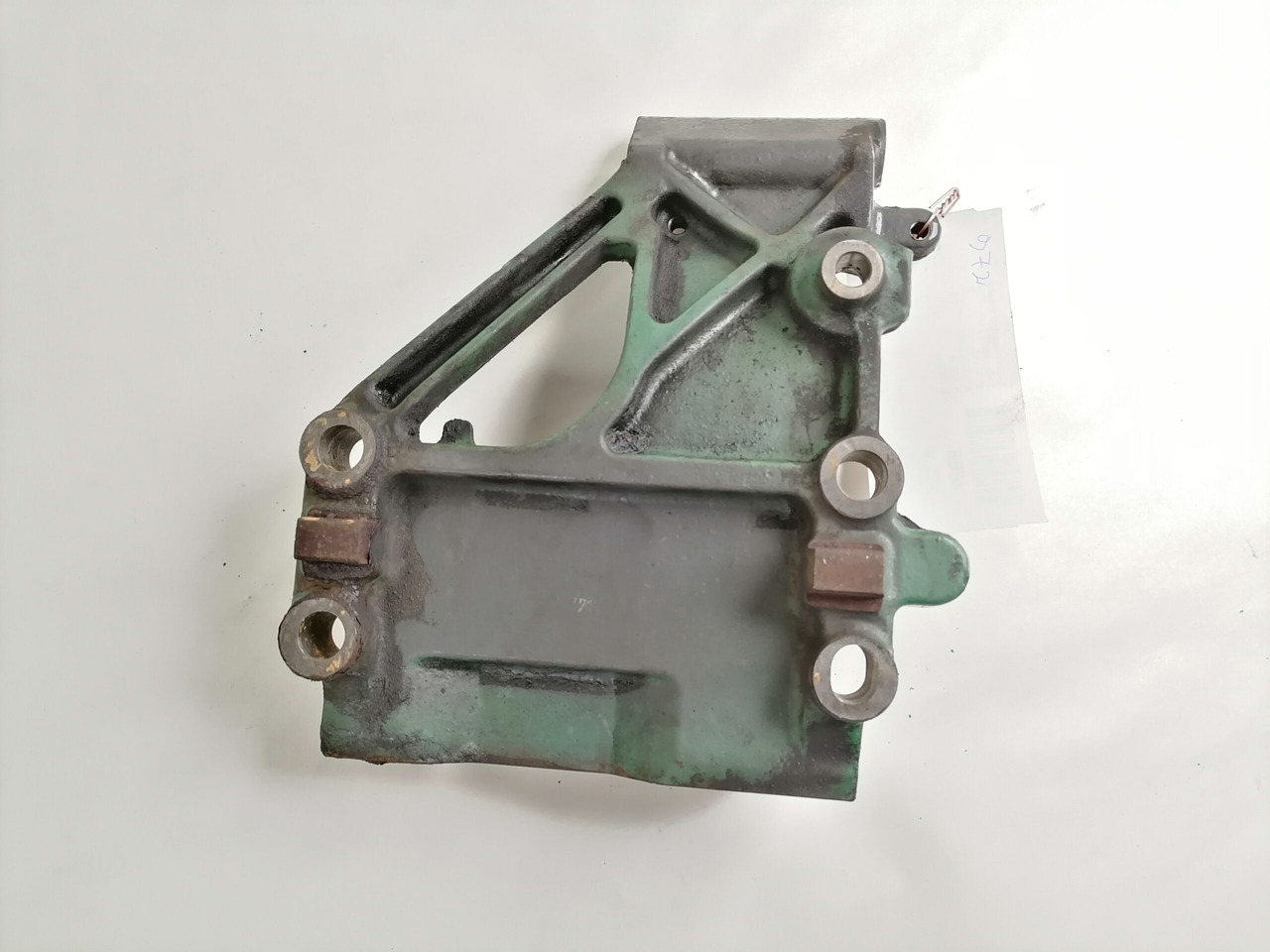 Volvo Generaatori kandur 20922883 - Generátor - Teherautó: 4 kép. Volvo Generaatori kandur 20922883 - Generátor - Teherautó: 4 kép.