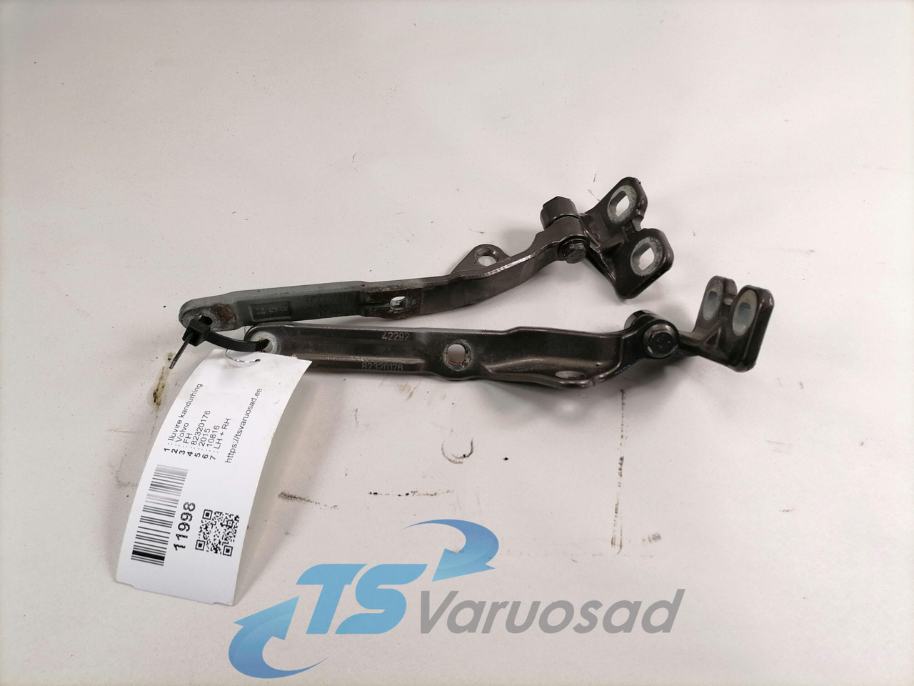 Volvo Iluvõre kandurhing 82320176 - Rács - Teherautó: 1 kép. Volvo Iluvõre kandurhing 82320176 - Rács - Teherautó: 1 kép.