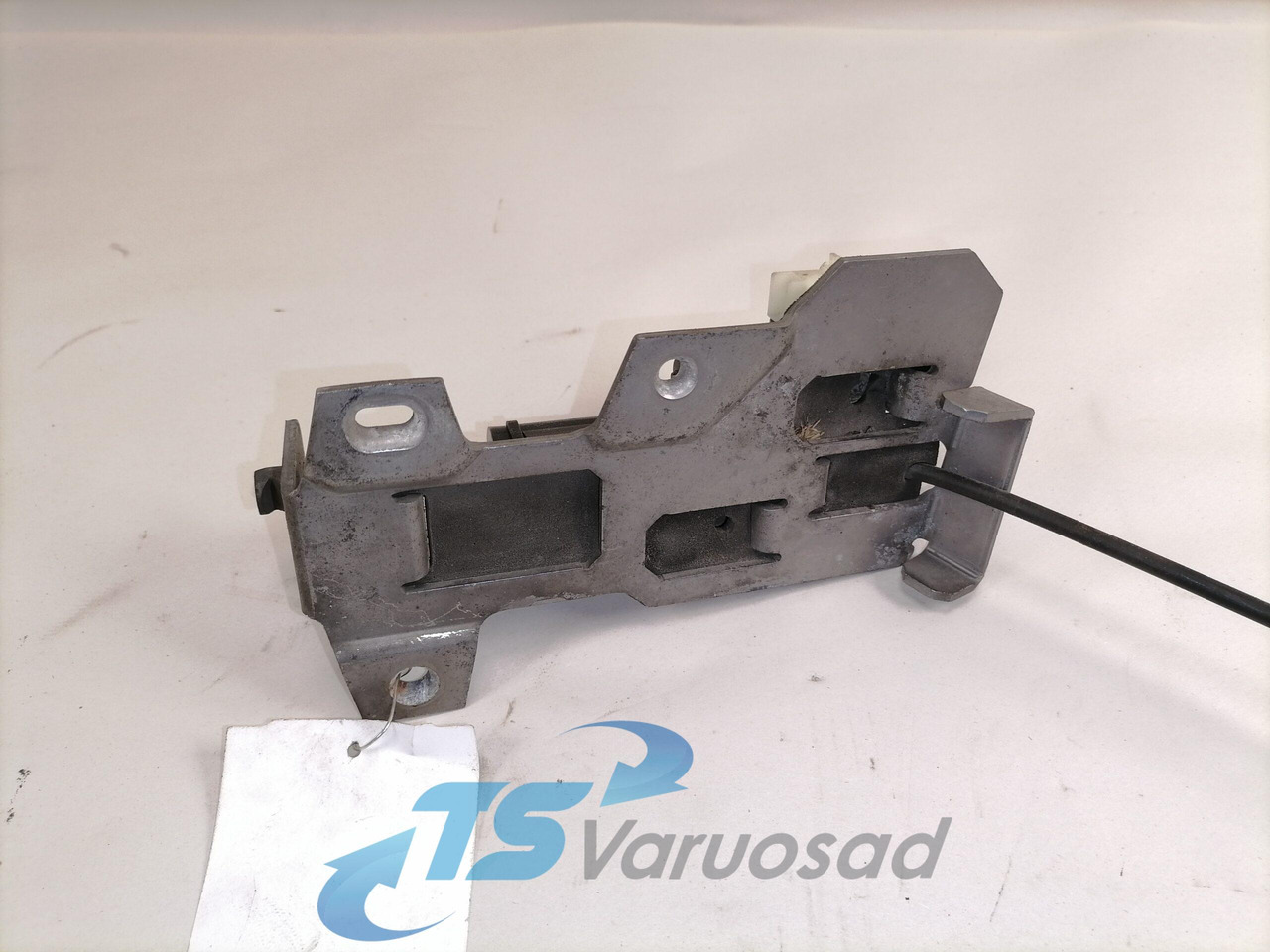 Volvo Iluvõre lukk 82208559 - Rács - Teherautó: 3 kép. Volvo Iluvõre lukk 82208559 - Rács - Teherautó: 3 kép.