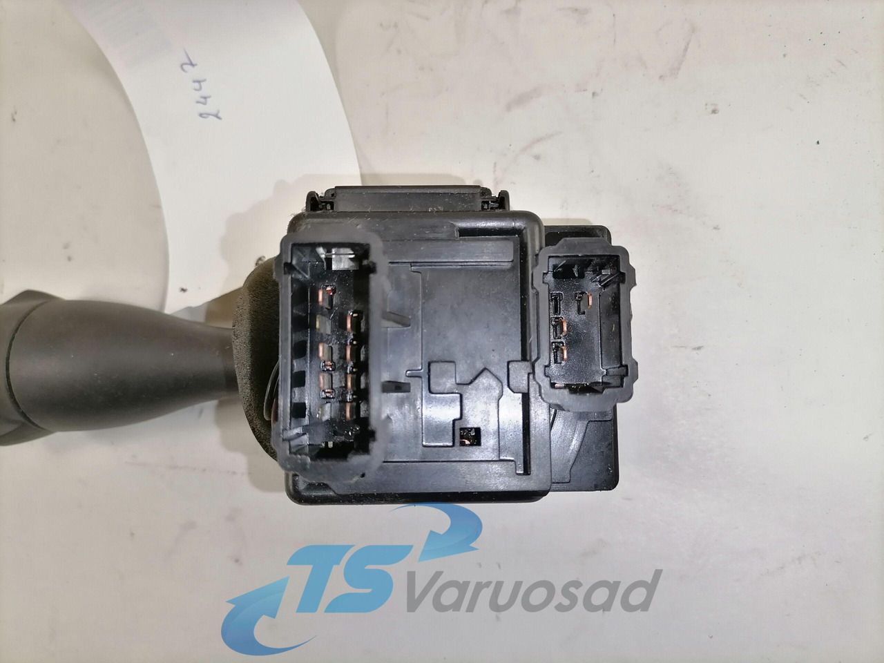 Volvo Juhtkang, suunatuled 5010589560 - Elektromos rendszer - Teherautó: 2 kép. Volvo Juhtkang, suunatuled 5010589560 - Elektromos rendszer - Teherautó: 2 kép.