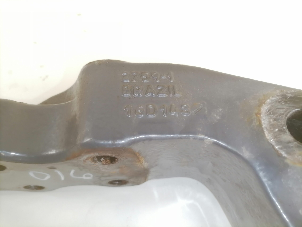 Volvo Kabiini kandur, tagumine 21647361 - Fülke felfüggesztés - Teherautó: 4 kép. Volvo Kabiini kandur, tagumine 21647361 - Fülke felfüggesztés - Teherautó: 4 kép.