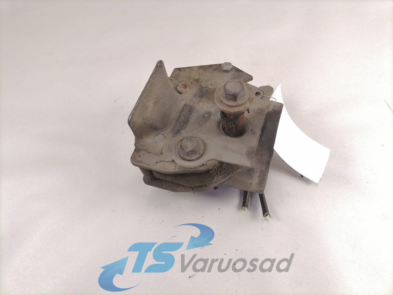 Volvo Kabiini lukusti 22247233 - Fülke felfüggesztés - Teherautó: 3 kép. Volvo Kabiini lukusti 22247233 - Fülke felfüggesztés - Teherautó: 3 kép.