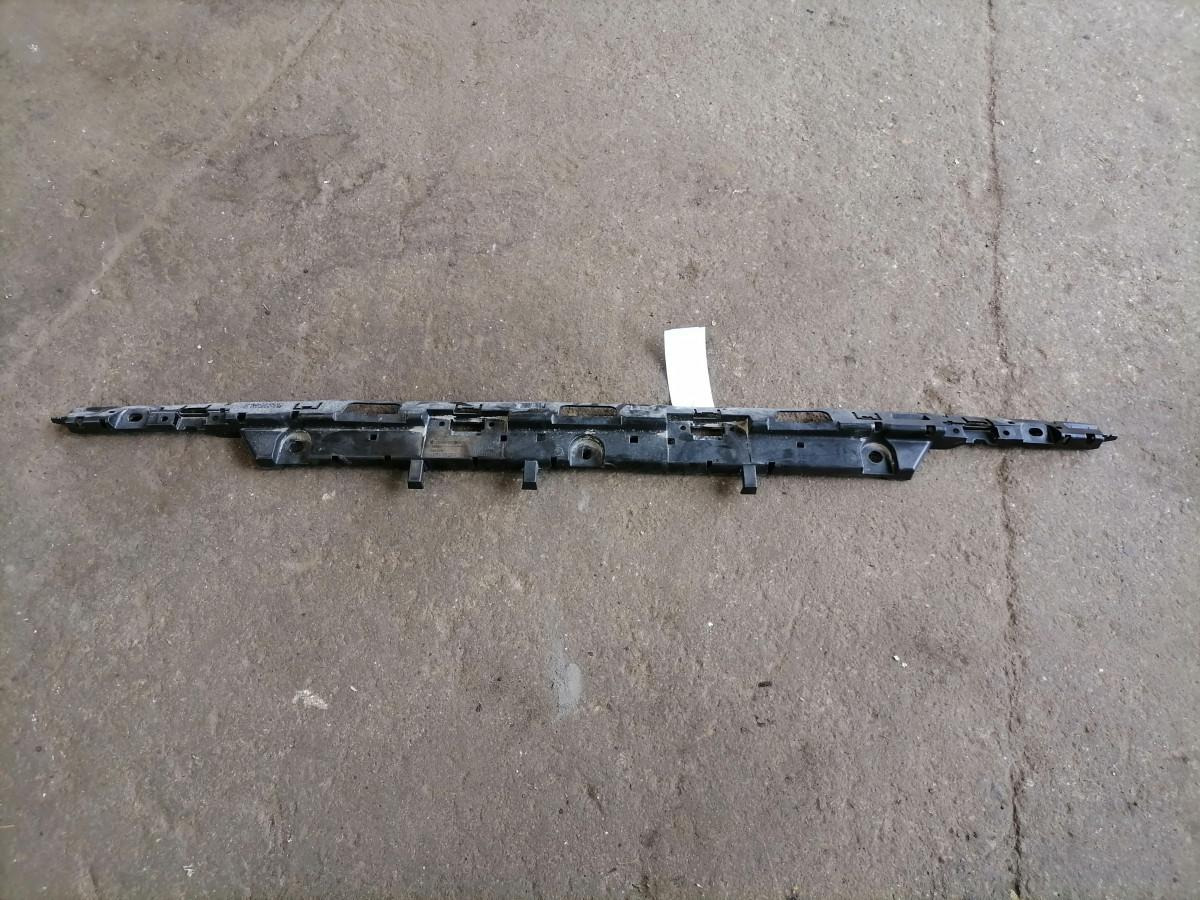 Volvo Kabiini reklaamvalgusti liist 82903982 - Lámpá/ Világítás - Teherautó: 2 kép. Volvo Kabiini reklaamvalgusti liist 82903982 - Lámpá/ Világítás - Teherautó: 2 kép.