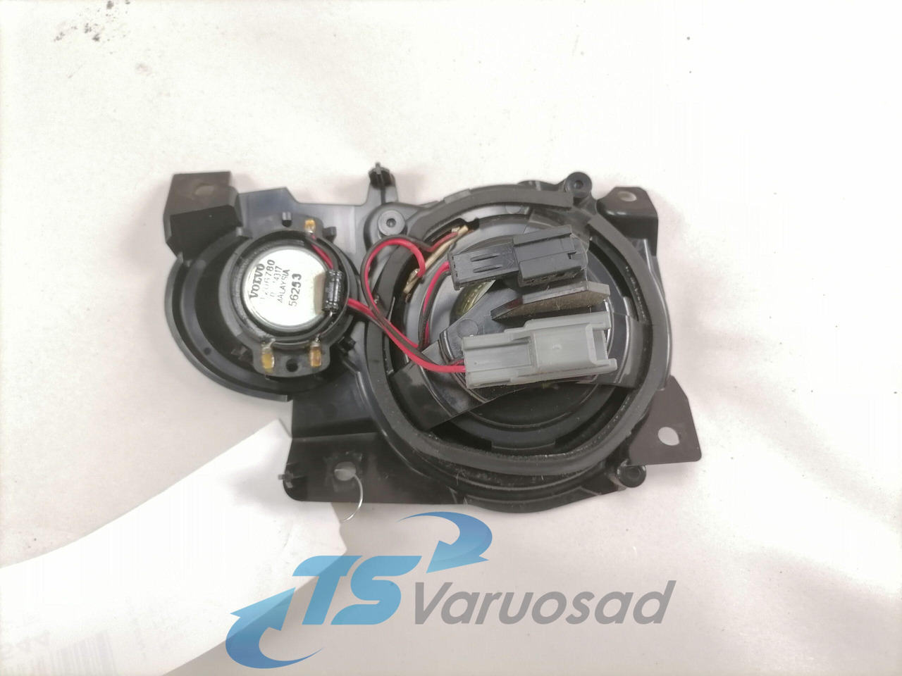 Volvo Kõlar 21206765 - Fülke és belső tér - Teherautó: 3 kép. Volvo Kõlar 21206765 - Fülke és belső tér - Teherautó: 3 kép.