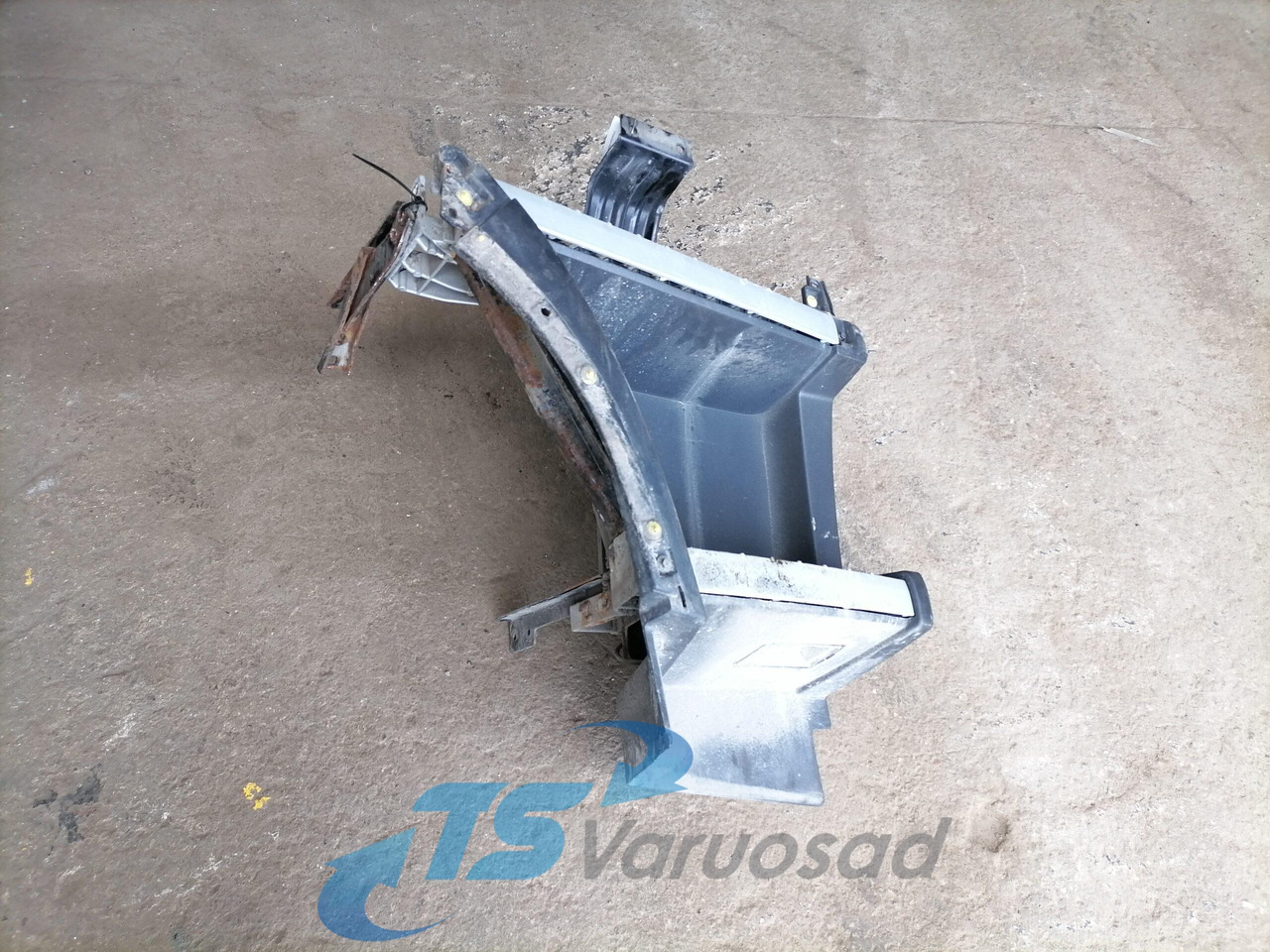 Volvo Komplektne astmelaud 82141521 - Lépcső - Teherautó: 5 kép. Volvo Komplektne astmelaud 82141521 - Lépcső - Teherautó: 5 kép.