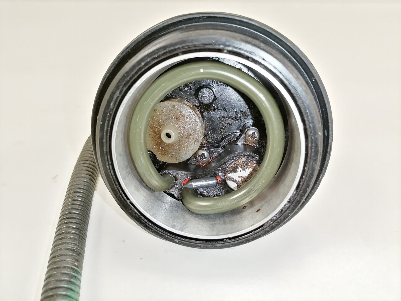 Volvo Kütuse separaatori kaas 20869387 - Üzemanyagszűrő - Teherautó: 3 kép. Volvo Kütuse separaatori kaas 20869387 - Üzemanyagszűrő - Teherautó: 3 kép.