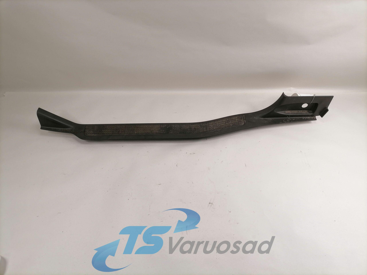 Volvo Lävepaku kate 82212693 - Univerzális alkatrész - Teherautó: 1 kép. Volvo Lävepaku kate 82212693 - Univerzális alkatrész - Teherautó: 1 kép.