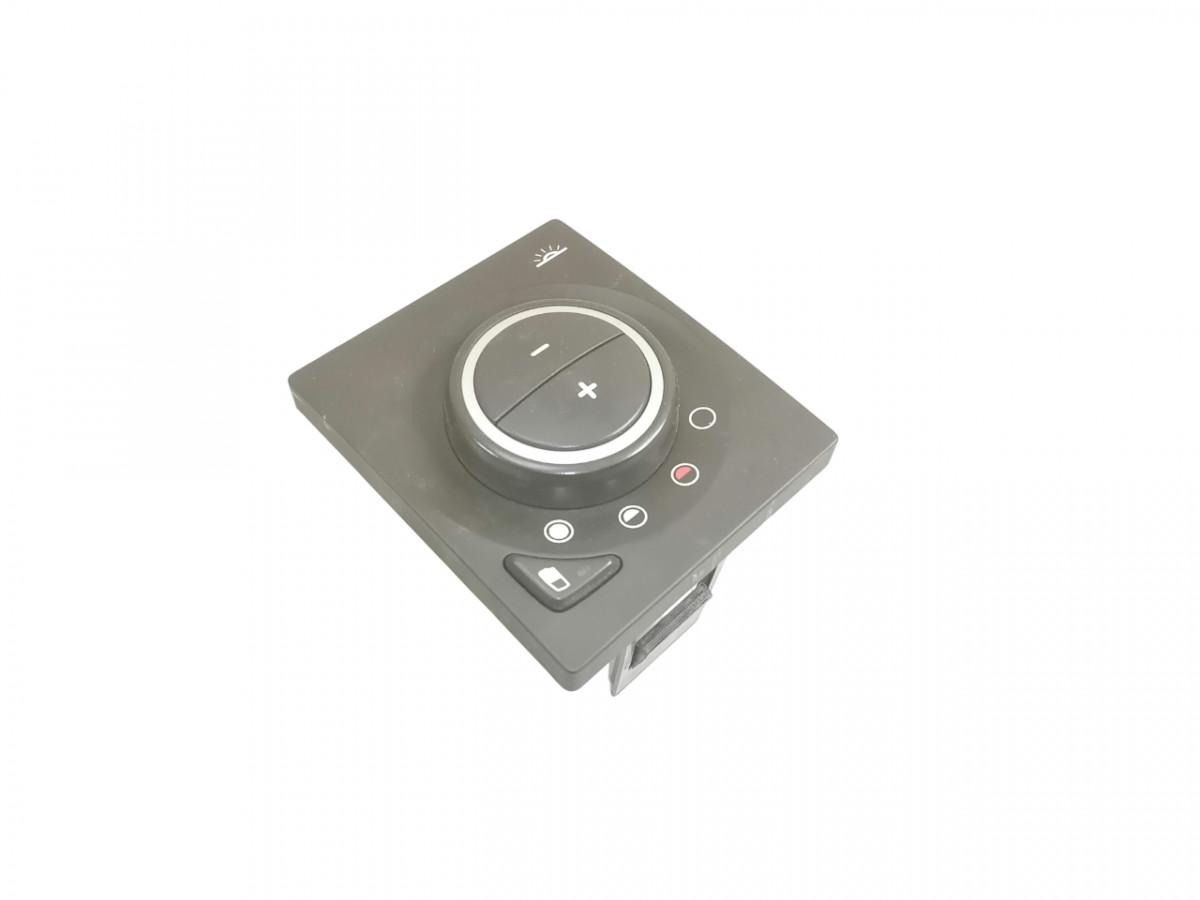 Volvo Lüliti, salongi valgustus 22049578 - Fülke - Teherautó: 1 kép. Volvo Lüliti, salongi valgustus 22049578 - Fülke - Teherautó: 1 kép.