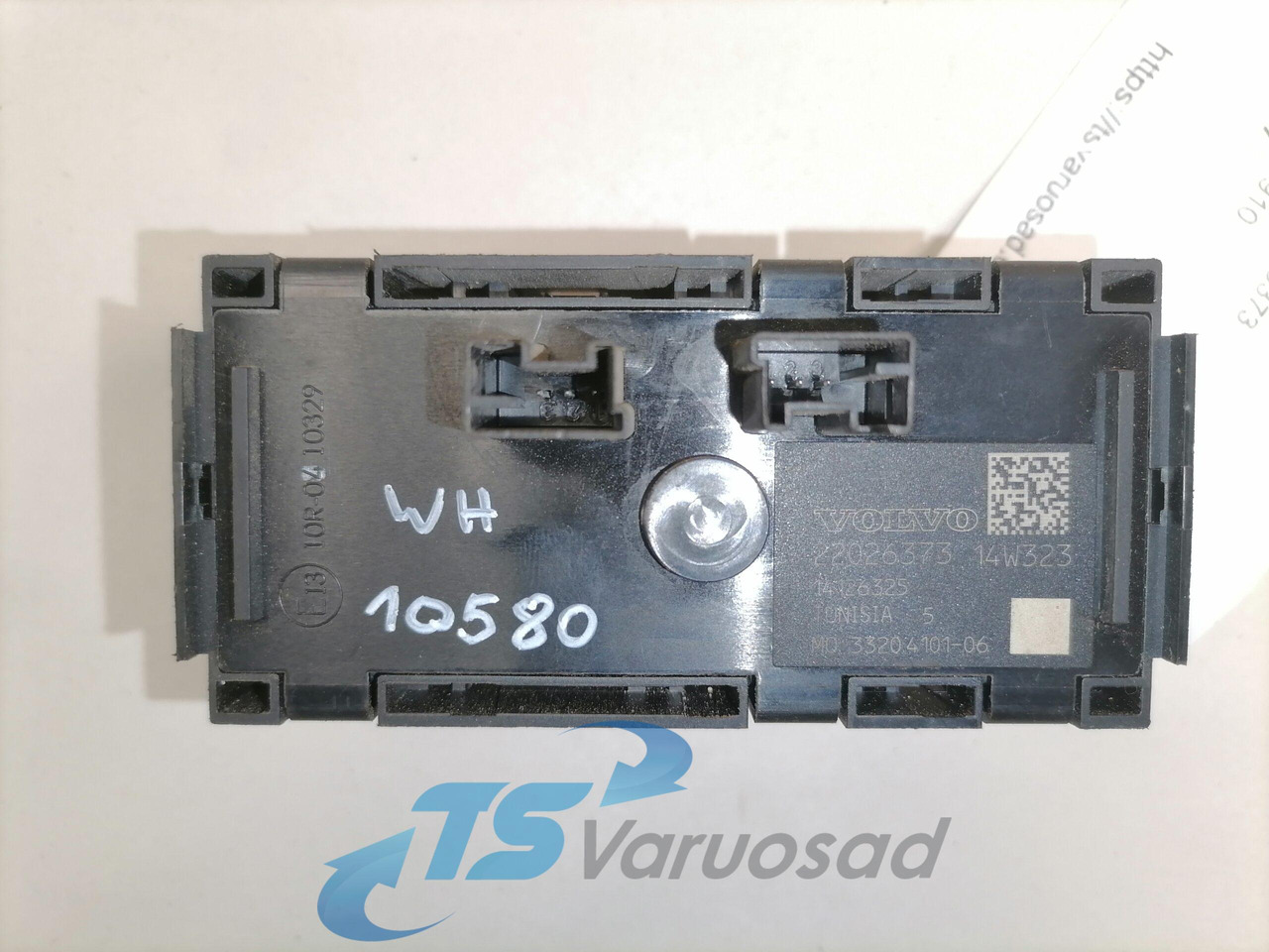 Volvo Lülitite moodul 22026373 - Fülke - Teherautó: 2 kép. Volvo Lülitite moodul 22026373 - Fülke - Teherautó: 2 kép.