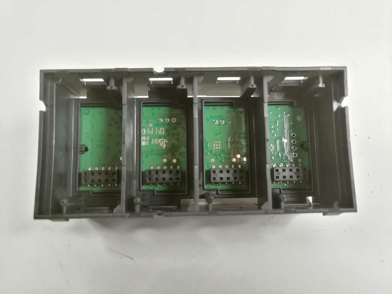 Volvo Lülitite moodul 22026373 - Fülke - Teherautó: 2 kép. Volvo Lülitite moodul 22026373 - Fülke - Teherautó: 2 kép.