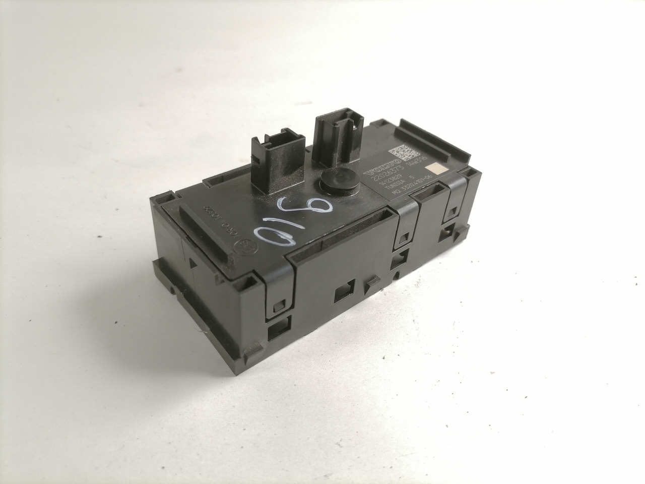 Volvo Lülitite moodul 22026373 - Fülke - Teherautó: 3 kép. Volvo Lülitite moodul 22026373 - Fülke - Teherautó: 3 kép.