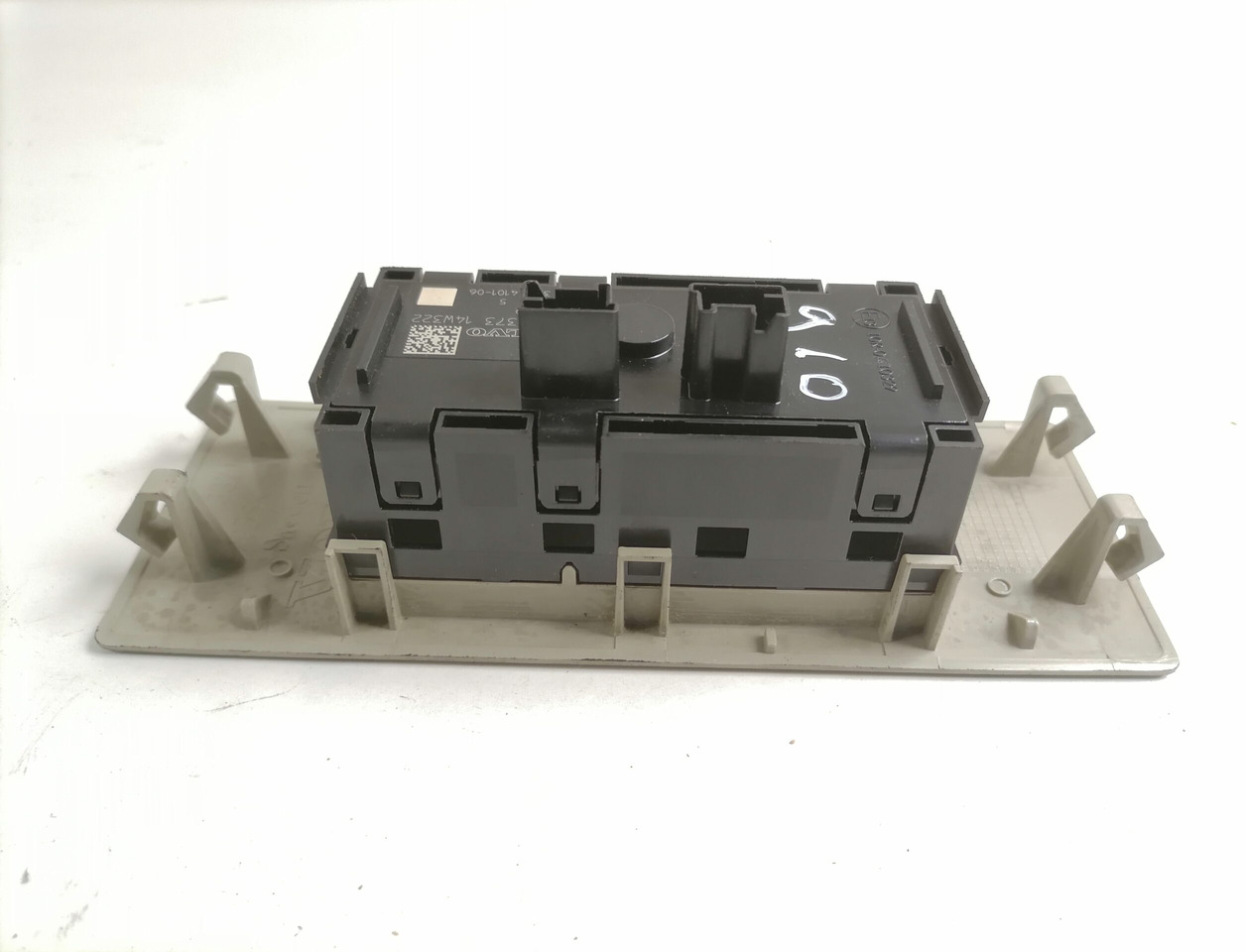 Volvo Lülitite moodul 22026373 - Fülke - Teherautó: 4 kép. Volvo Lülitite moodul 22026373 - Fülke - Teherautó: 4 kép.