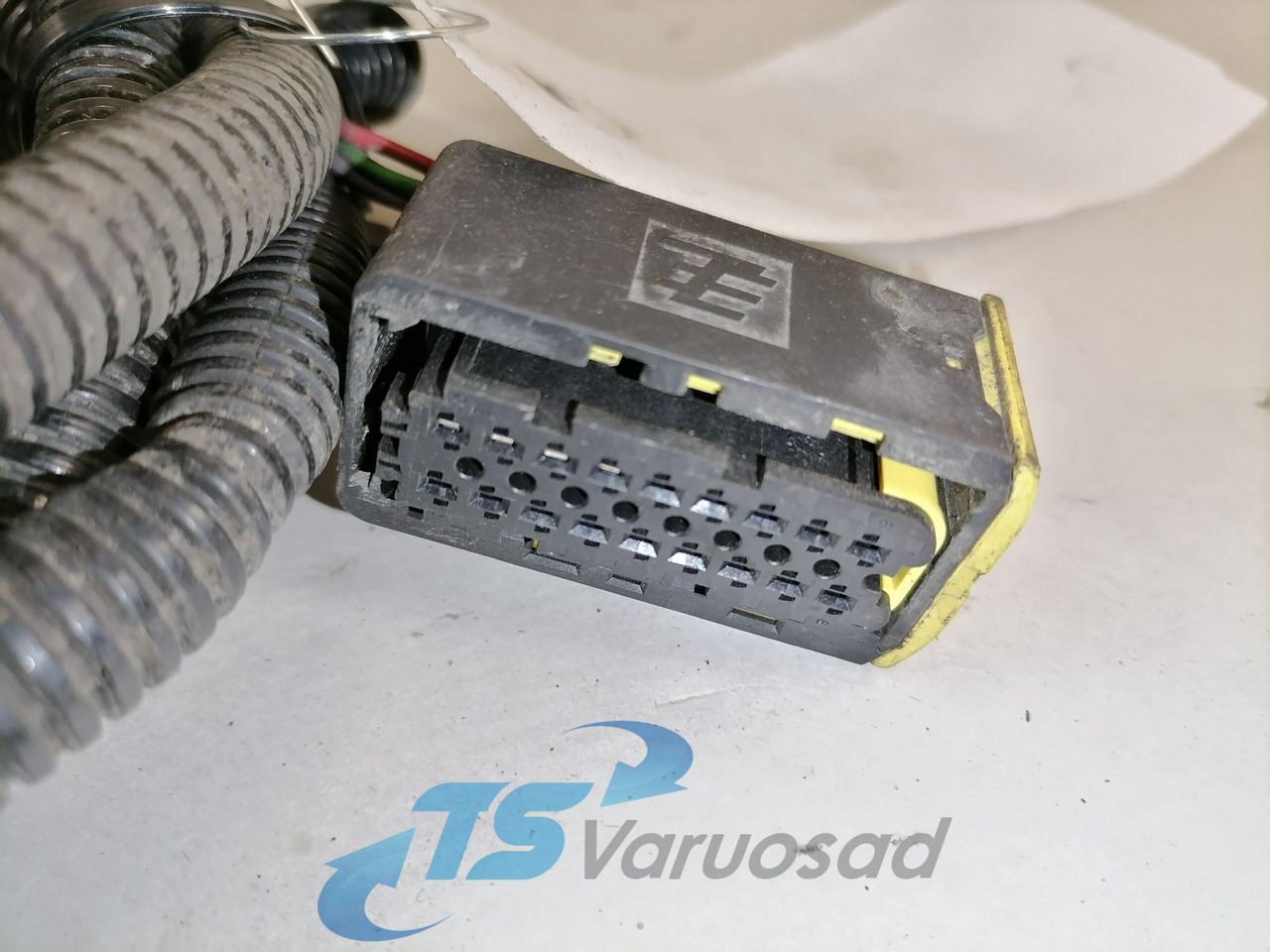 Volvo Raami juhtmestik 22527890 - Univerzális alkatrész - Teherautó: 3 kép. Volvo Raami juhtmestik 22527890 - Univerzális alkatrész - Teherautó: 3 kép.