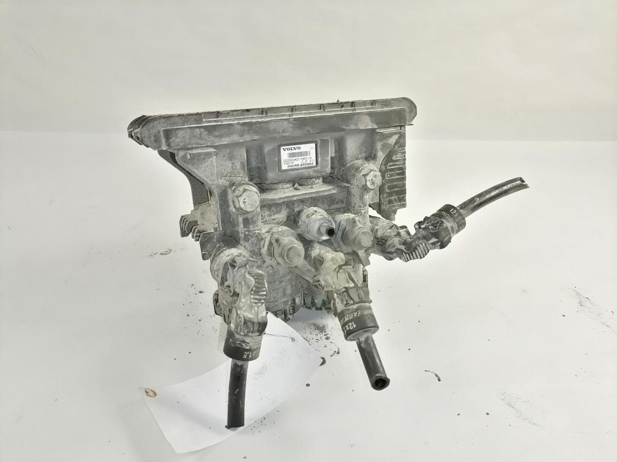 Volvo Rear axel brake pressure control valve 22225552 - Fékszelep - Teherautó: 2 kép. Volvo Rear axel brake pressure control valve 22225552 - Fékszelep - Teherautó: 2 kép.