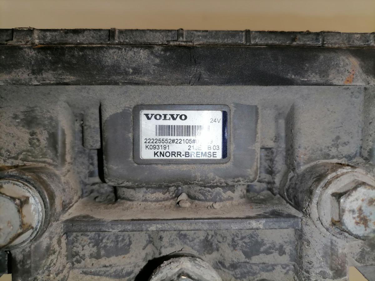 Volvo Rear axel brake pressure control valve 22225552 - Fékszelep - Teherautó: 5 kép. Volvo Rear axel brake pressure control valve 22225552 - Fékszelep - Teherautó: 5 kép.