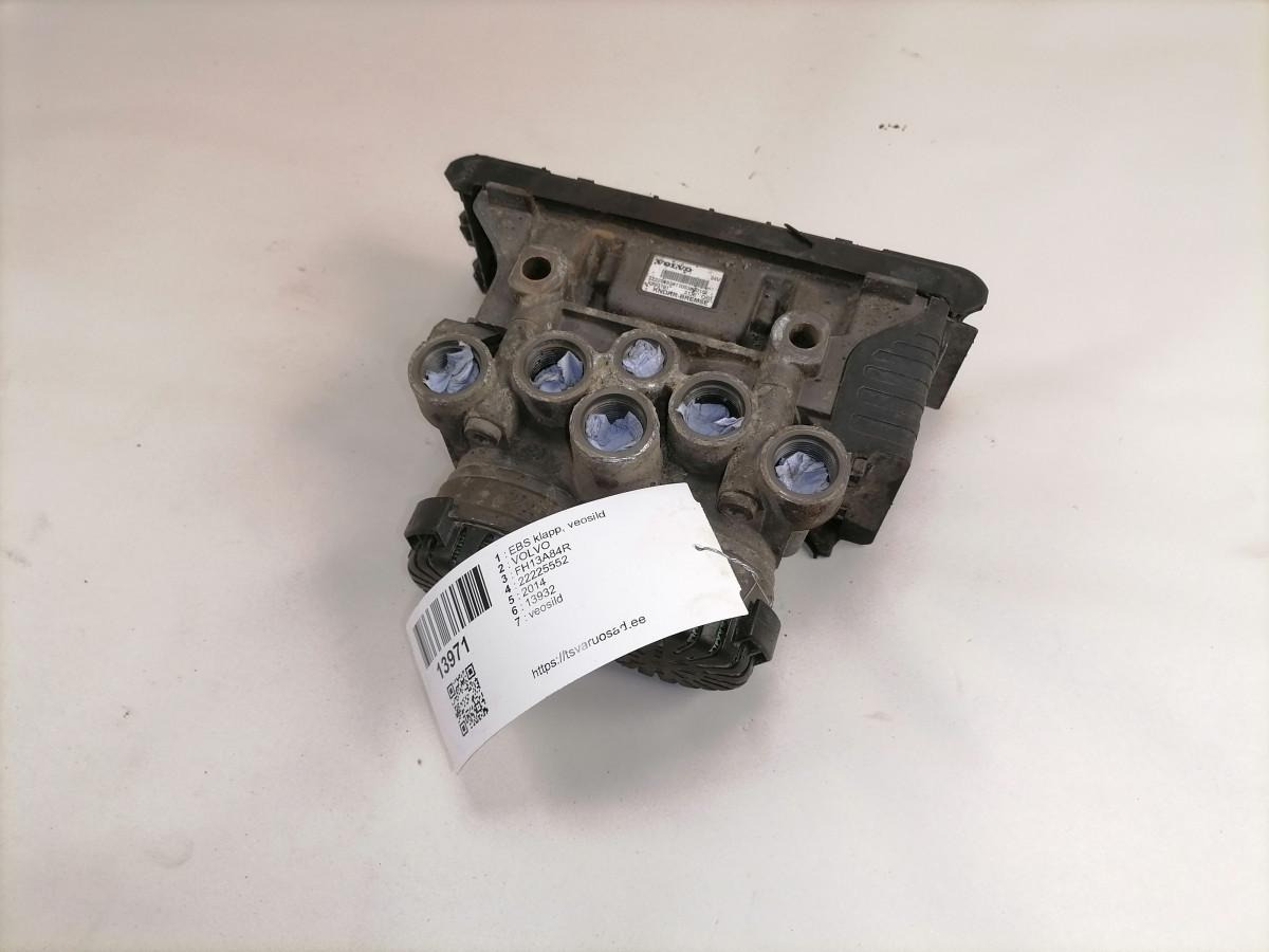 Volvo Rear axel brake pressure control valve 22225552 - Fékszelep - Teherautó: 1 kép. Volvo Rear axel brake pressure control valve 22225552 - Fékszelep - Teherautó: 1 kép.