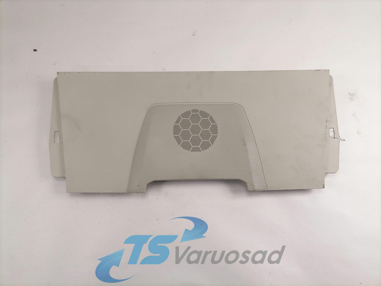 Volvo Salongi plastik 82269335 - Univerzális alkatrész - Teherautó: 1 kép. Volvo Salongi plastik 82269335 - Univerzális alkatrész - Teherautó: 1 kép.