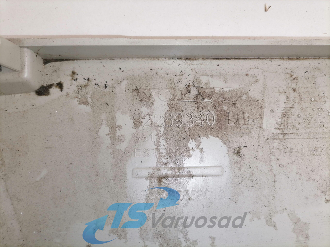 Volvo Salongi plastik 82269340 - Univerzális alkatrész - Teherautó: 3 kép. Volvo Salongi plastik 82269340 - Univerzális alkatrész - Teherautó: 3 kép.