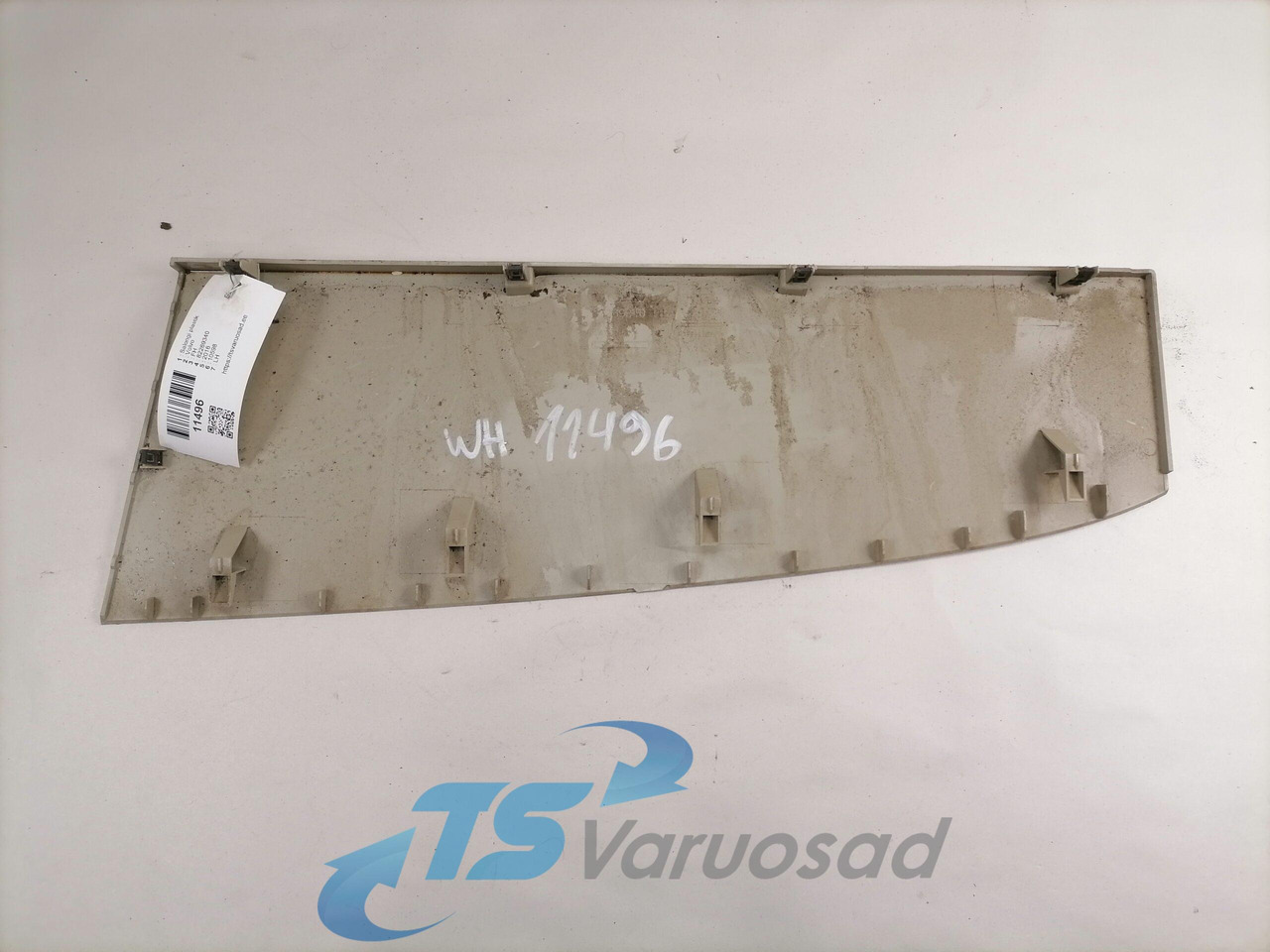 Volvo Salongi plastik 82269340 - Univerzális alkatrész - Teherautó: 2 kép. Volvo Salongi plastik 82269340 - Univerzális alkatrész - Teherautó: 2 kép.