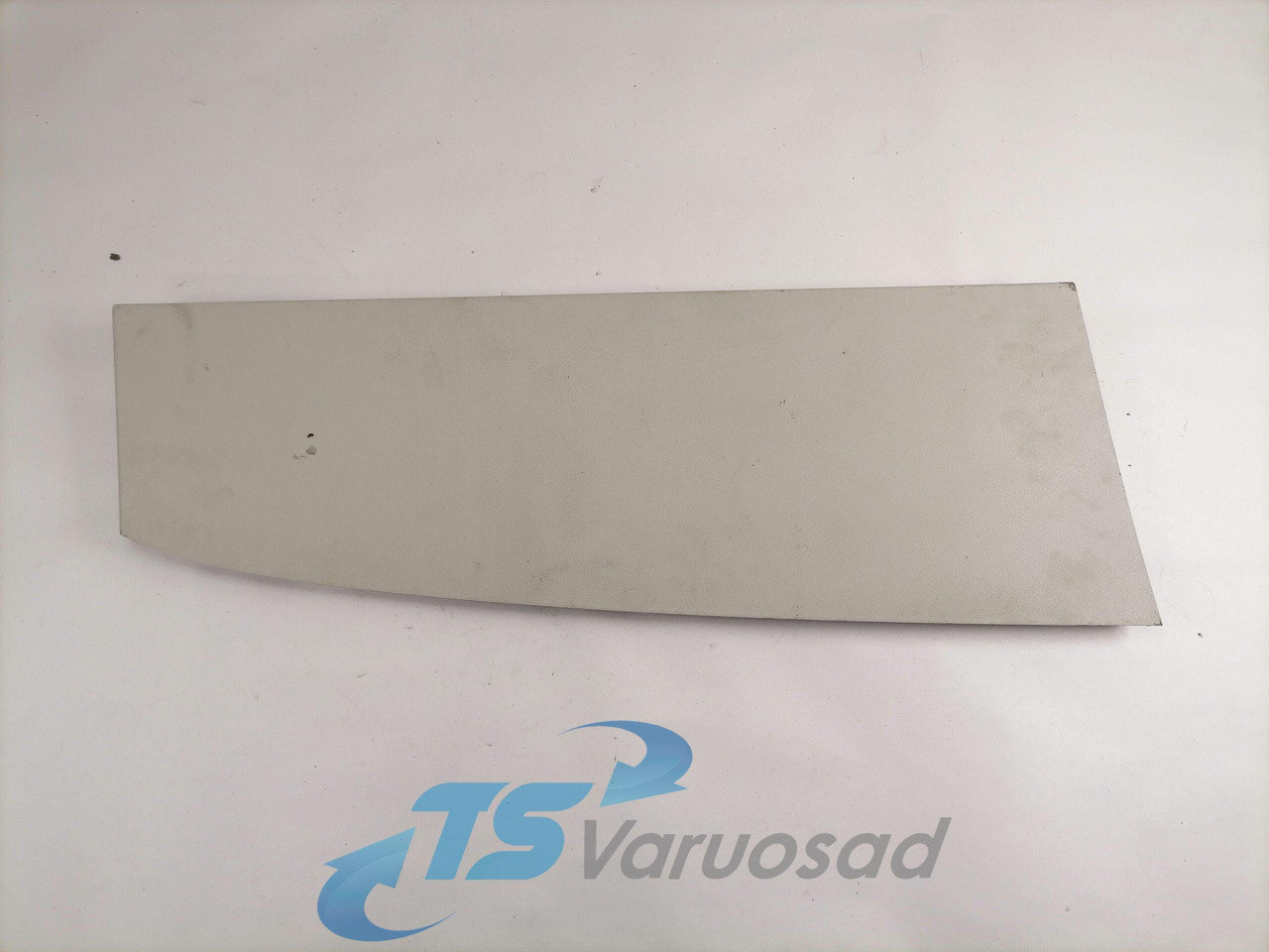 Volvo Salongi plastik 82269340 - Univerzális alkatrész - Teherautó: 1 kép. Volvo Salongi plastik 82269340 - Univerzális alkatrész - Teherautó: 1 kép.