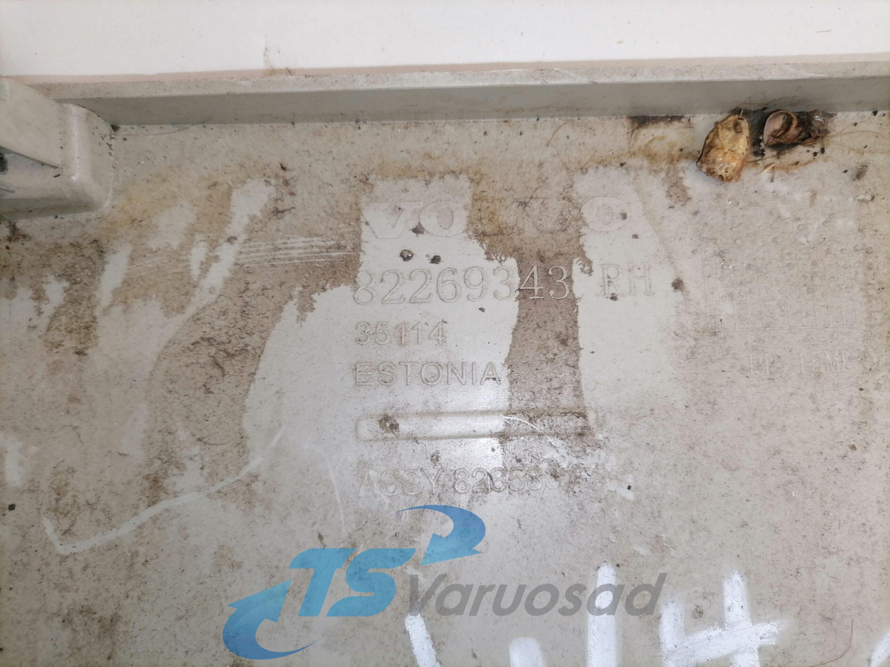 Volvo Salongi plastik 82269343 - Univerzális alkatrész - Teherautó: 3 kép. Volvo Salongi plastik 82269343 - Univerzális alkatrész - Teherautó: 3 kép.