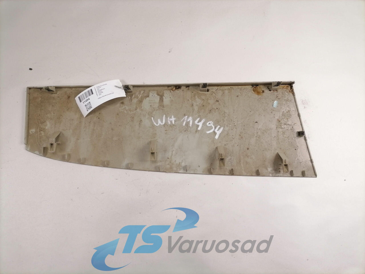 Volvo Salongi plastik 82269343 - Univerzális alkatrész - Teherautó: 2 kép. Volvo Salongi plastik 82269343 - Univerzális alkatrész - Teherautó: 2 kép.