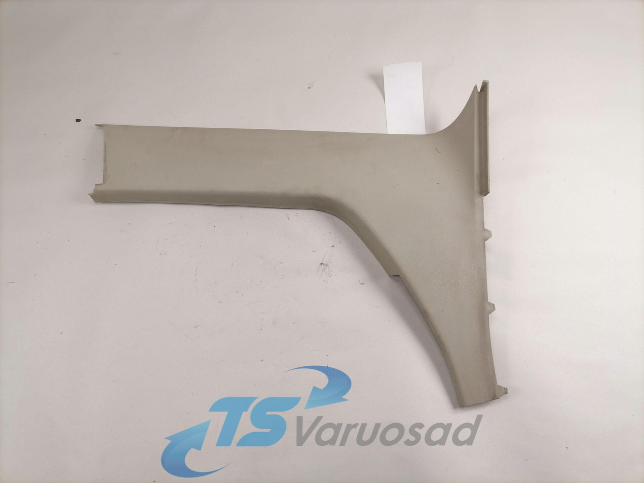 Volvo Salongi plastik 82871534 - Univerzális alkatrész - Teherautó: 1 kép. Volvo Salongi plastik 82871534 - Univerzális alkatrész - Teherautó: 1 kép.