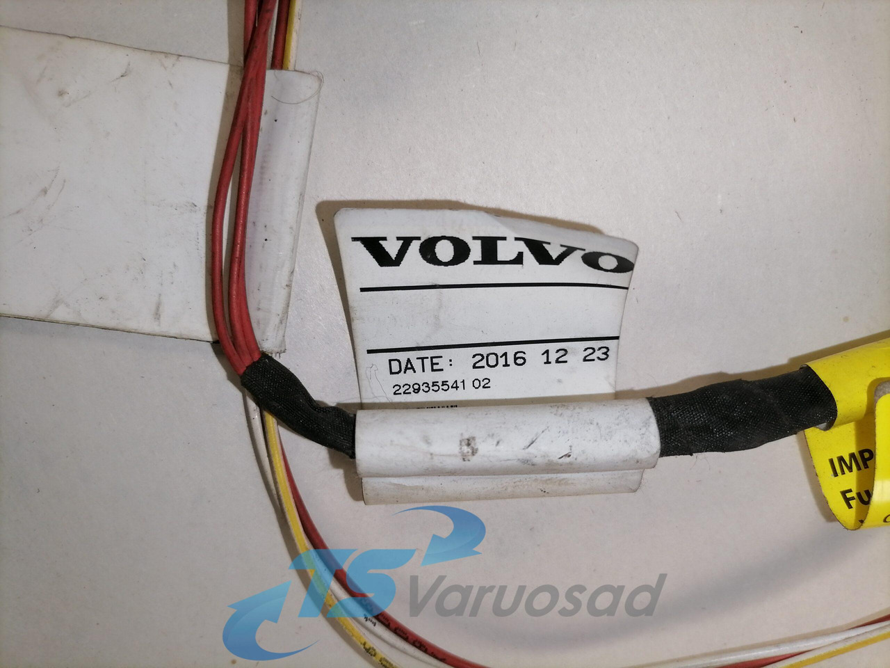 Volvo Salongi valgusti 82151260 - Univerzális alkatrész - Teherautó: 2 kép. Volvo Salongi valgusti 82151260 - Univerzális alkatrész - Teherautó: 2 kép.