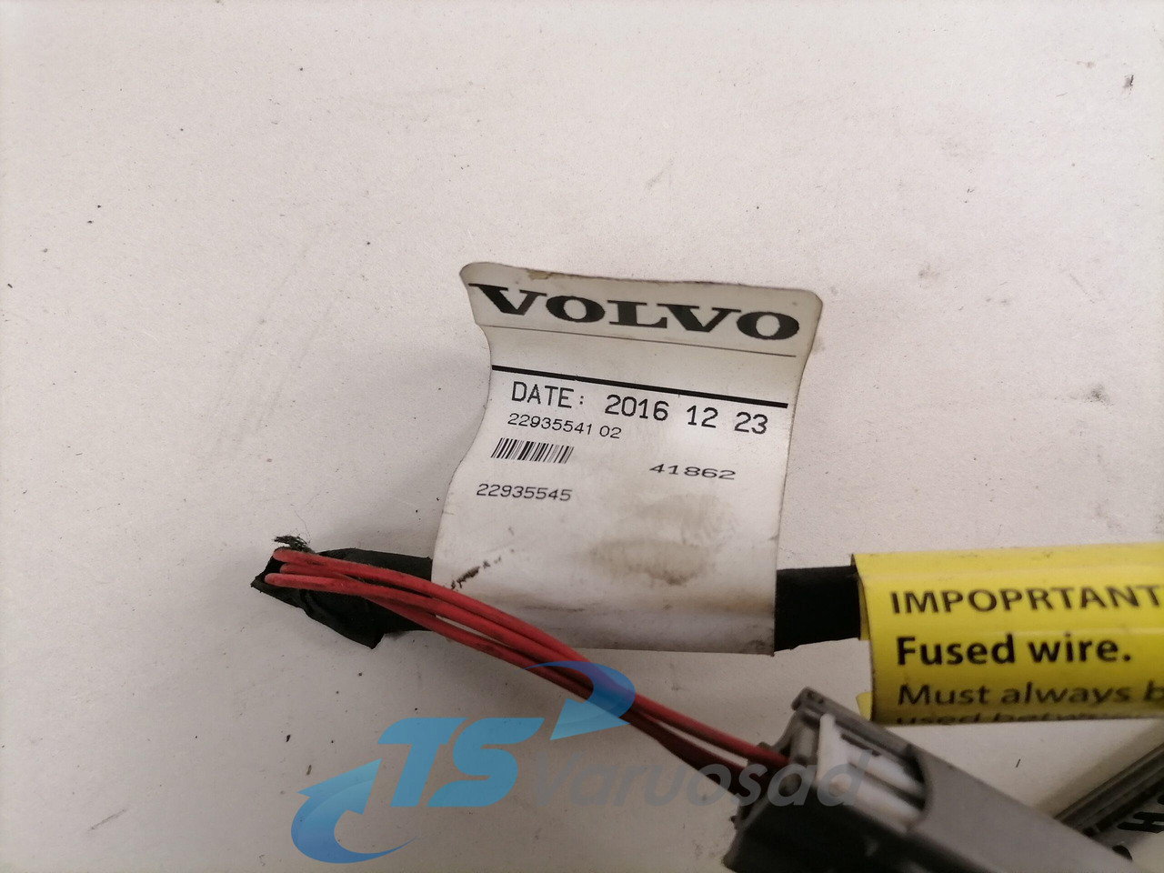 Volvo Salongi valgusti 84144238 - Univerzális alkatrész - Teherautó: 3 kép. Volvo Salongi valgusti 84144238 - Univerzális alkatrész - Teherautó: 3 kép.