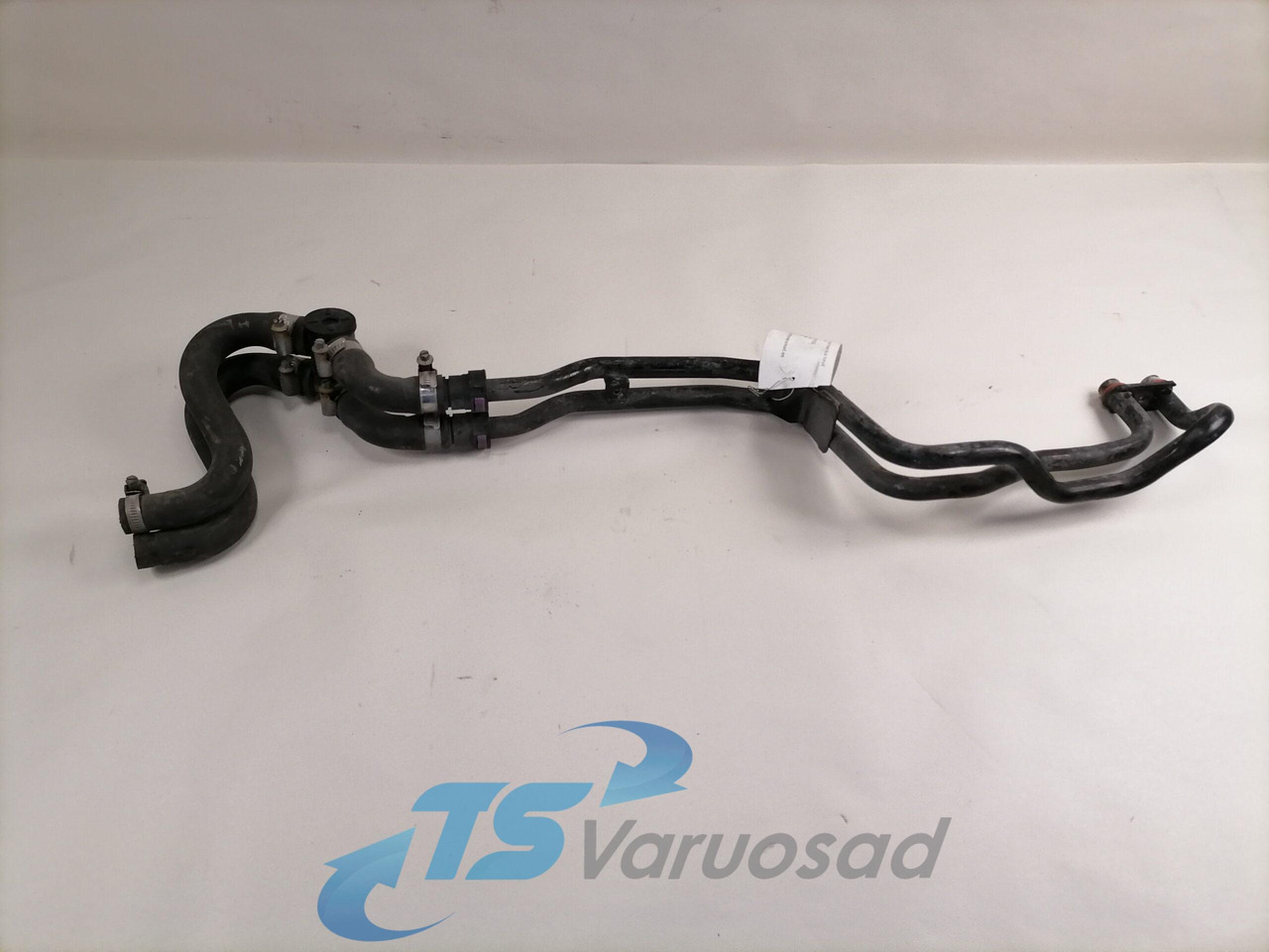 Volvo Salongisoojendus torud 82819703 - Fűtés/ Szellőzés gep - Teherautó: 3 kép. Volvo Salongisoojendus torud 82819703 - Fűtés/ Szellőzés gep - Teherautó: 3 kép.
