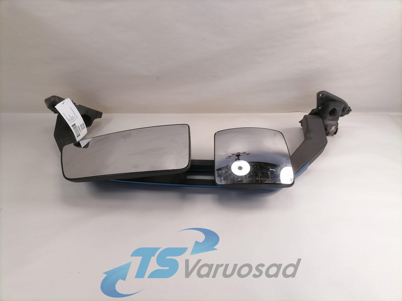 Volvo Side mirror 82943538 - Visszapillantó tükör - Teherautó: 1 kép. Volvo Side mirror 82943538 - Visszapillantó tükör - Teherautó: 1 kép.