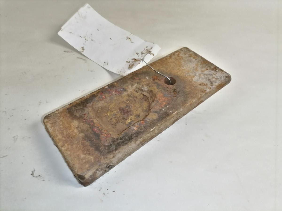 Volvo Spring plate 20581936 - Felfüggesztés - Teherautó: 2 kép. Volvo Spring plate 20581936 - Felfüggesztés - Teherautó: 2 kép.