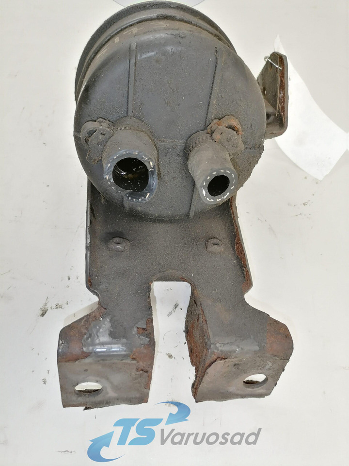 Volvo Steering oil tank+ bracket 1592945 - Szervócső - Teherautó: 4 kép. Volvo Steering oil tank+ bracket 1592945 - Szervócső - Teherautó: 4 kép.