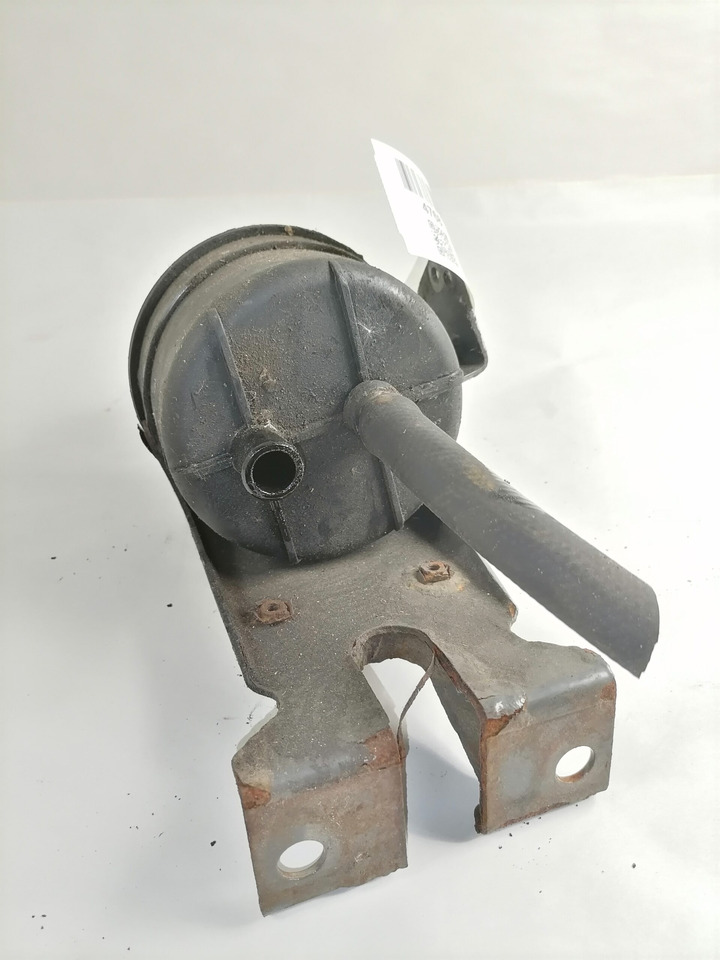 Volvo Steering oil tank+ bracket 1592945 - Szervócső - Teherautó: 3 kép. Volvo Steering oil tank+ bracket 1592945 - Szervócső - Teherautó: 3 kép.