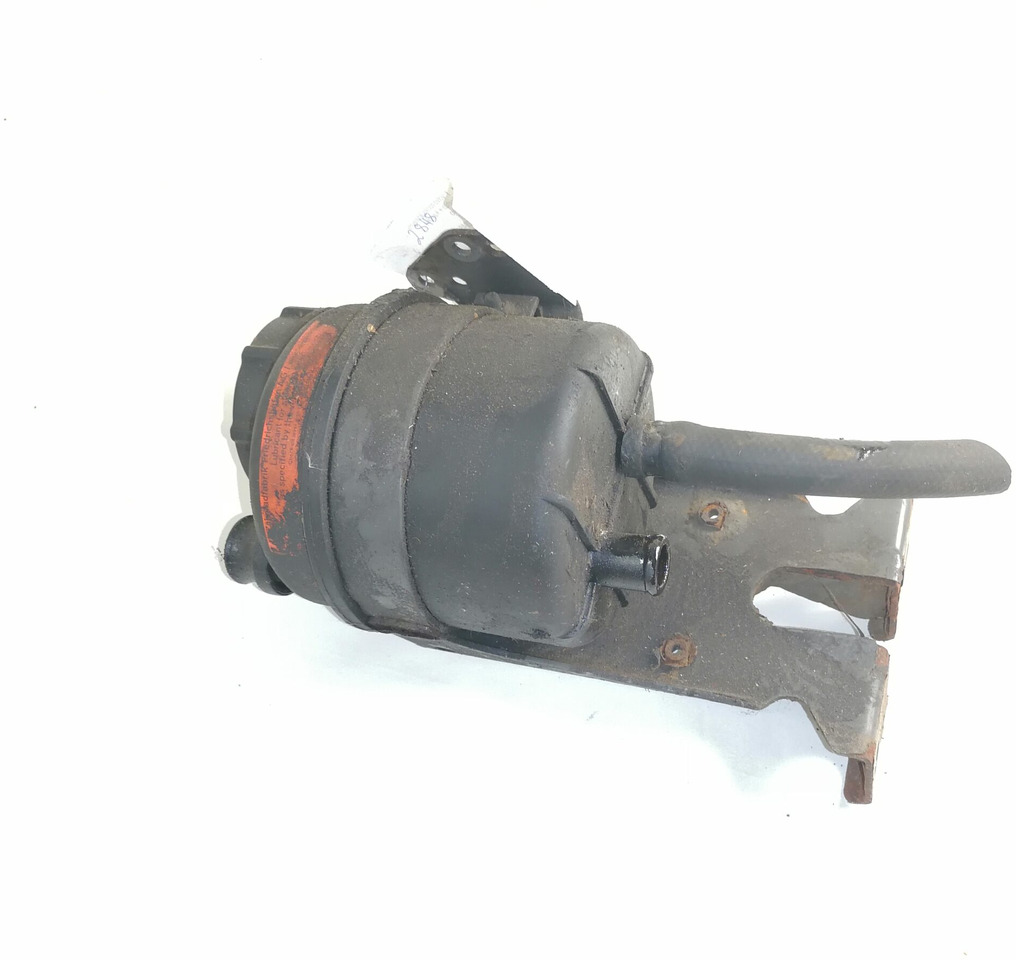 Volvo Steering oil tank+ bracket 1592945 - Szervócső - Teherautó: 1 kép. Volvo Steering oil tank+ bracket 1592945 - Szervócső - Teherautó: 1 kép.