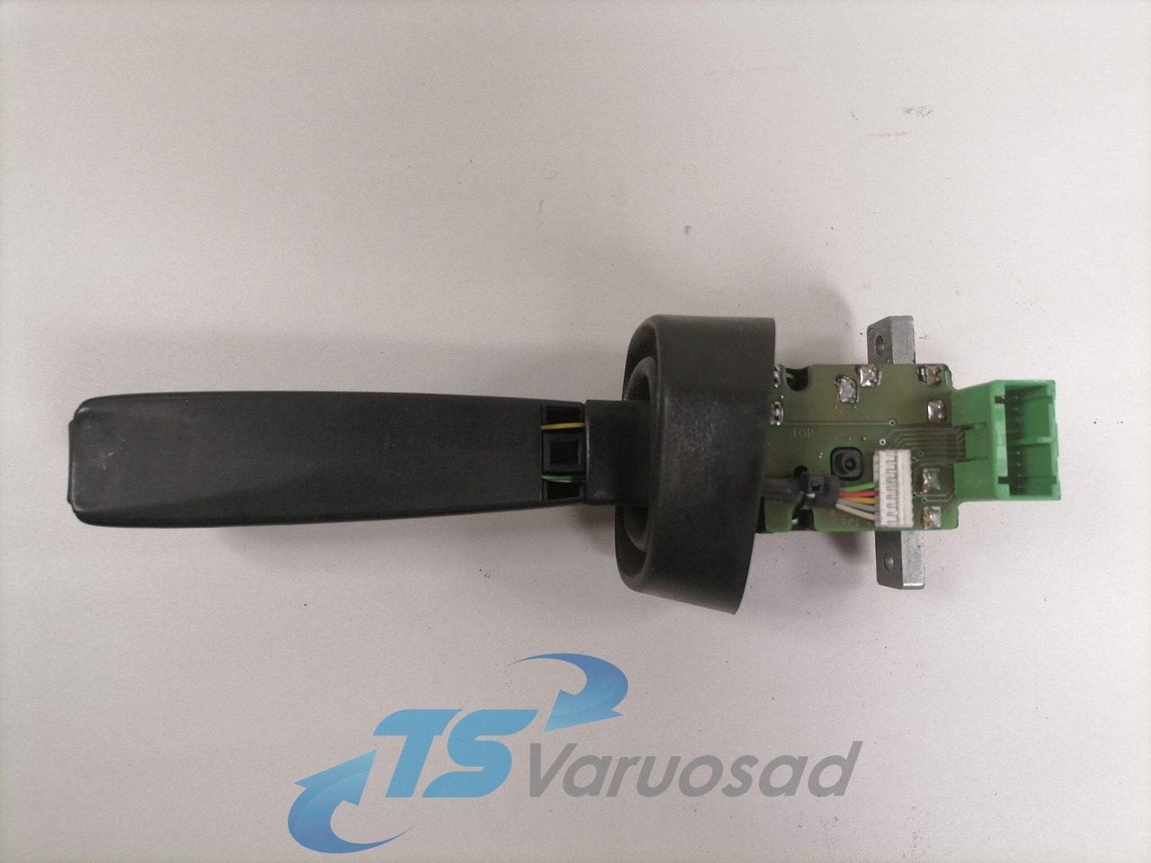 Volvo Switch, cruise control 21670857 - Elektromos rendszer - Teherautó: 2 kép. Volvo Switch, cruise control 21670857 - Elektromos rendszer - Teherautó: 2 kép.