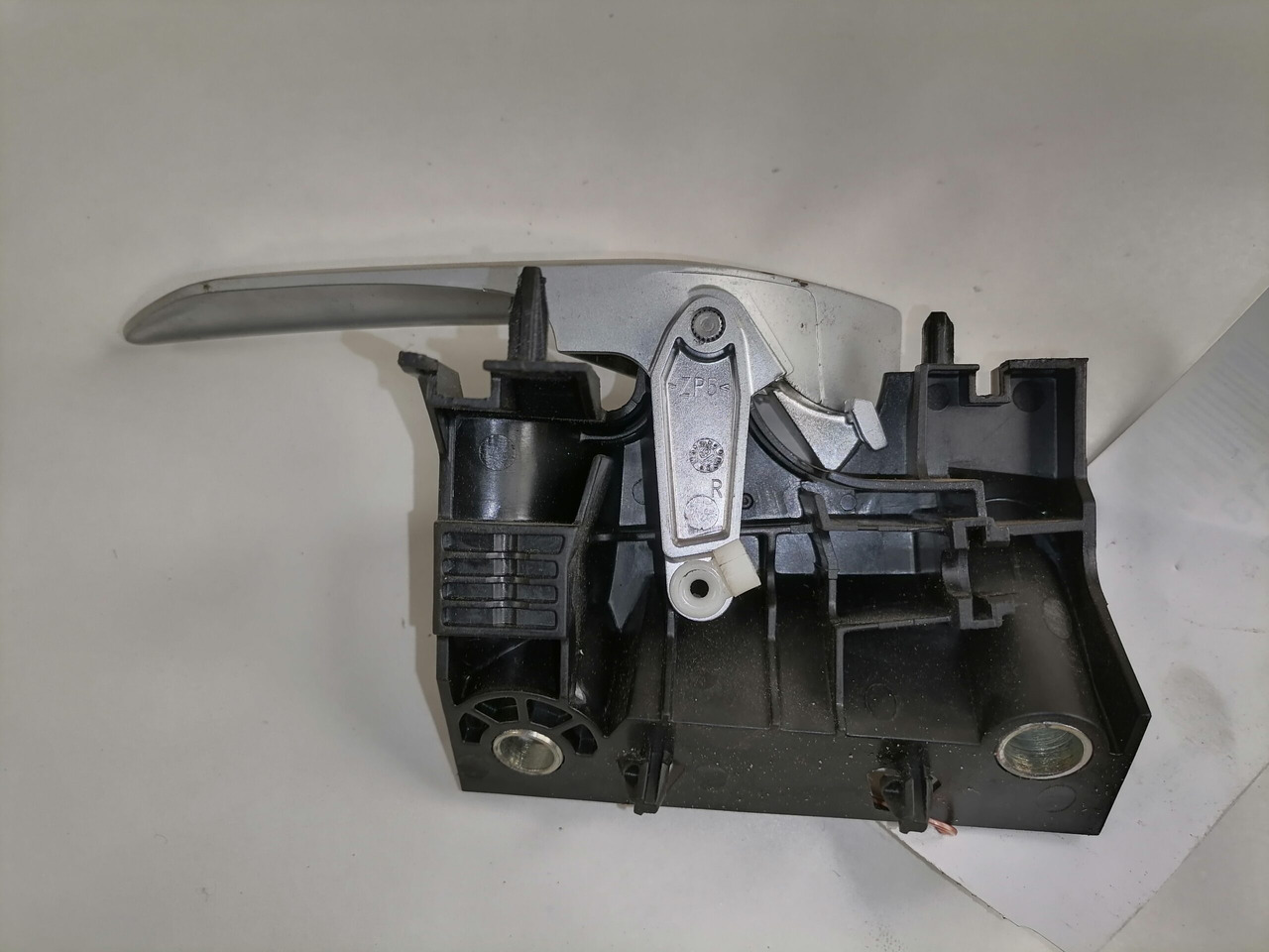 Volvo Ukselink, sisemine parem 84012027 - Ajtó és alkatrészek - Teherautó: 4 kép. Volvo Ukselink, sisemine parem 84012027 - Ajtó és alkatrészek - Teherautó: 4 kép.