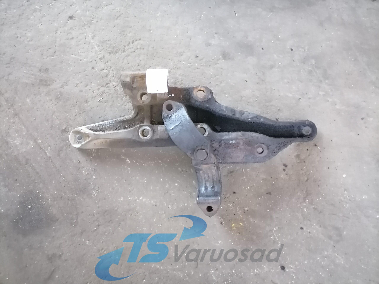 Volvo Volvo drive axle / axle mounting / airbag carrier 20428752 - Tengely és alkatrészek - Teherautó: 3 kép. Volvo Volvo drive axle / axle mounting / airbag carrier 20428752 - Tengely és alkatrészek - Teherautó: 3 kép.